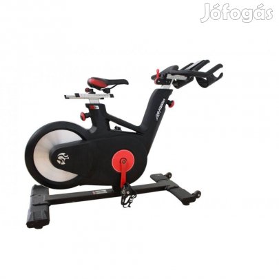 Life Fitness IC7 spinning kerékpár, wattmérős computerrel