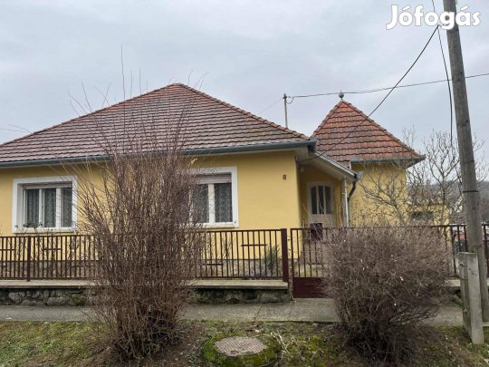 Liget eladó családi ház 2+1 fél szobás