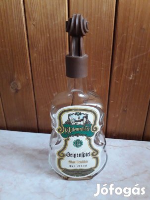 Likőrösüveg hegedű formában