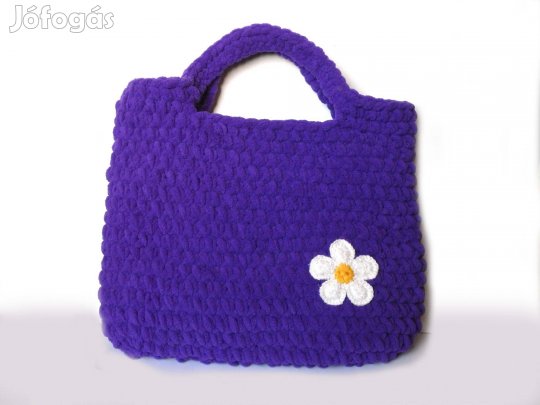 Lila Zsenília táska, horgolt, virágdíszes