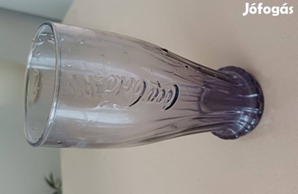 Lila, kupaktalpú Coca-Cola üveg pohár