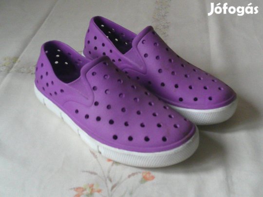 Lila műanyag cipő, vizicipő ( 40-es )