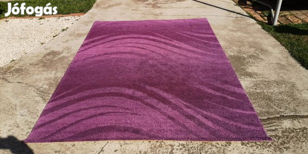 Lila szőnyeg