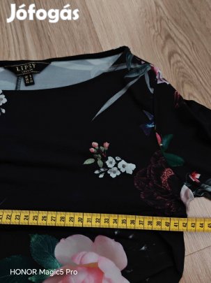 Lipsy London virágos női felsőrész