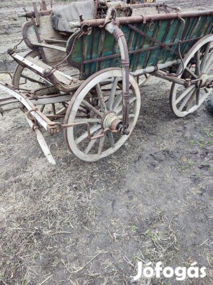 Löcsös lovas kocsi szekér hintó használható állapotban eladó