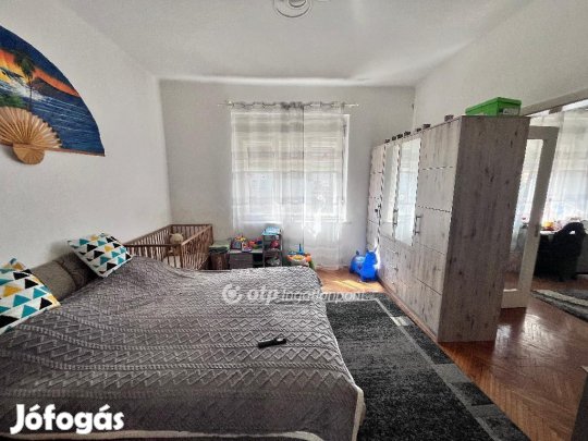 Lőrincii 90 nm-es ház eladó