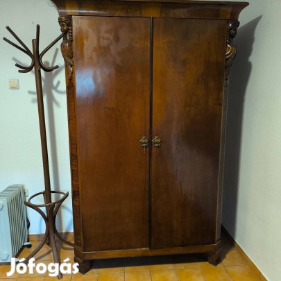 Louis Philippe Stilusú Mahagoni Szekrény