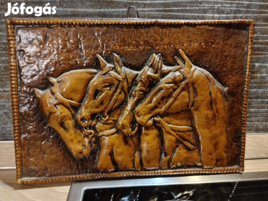 Lovas dombormű falikép