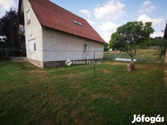 Lovasberényi 179 nm-es ház eladó