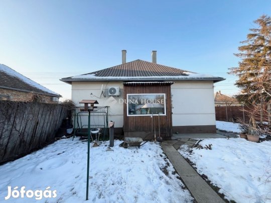 Lovasberényi 81 nm-es ház eladó