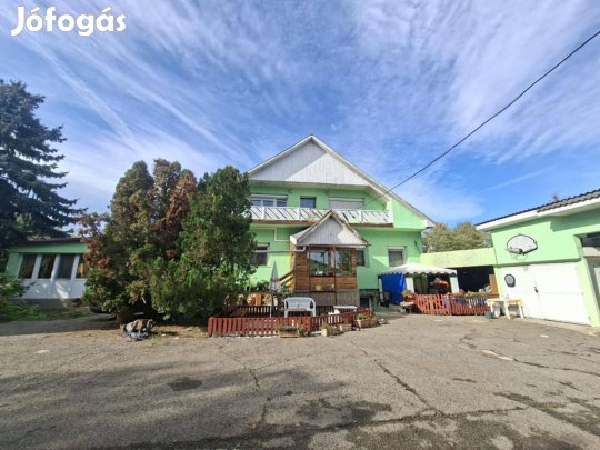 Lovasbirtok eladó családiház-wellnes-lovada, Nem kifüggesztés köteles,