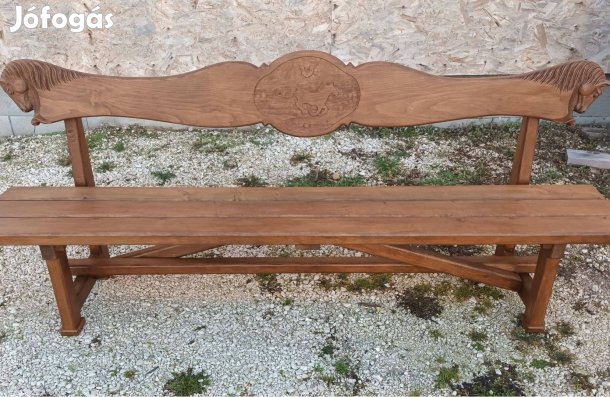 Lovaspad pad fapad loca lovasbútor lovasajándék lovasfaragás