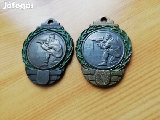 Lövészérem Régi 2 db