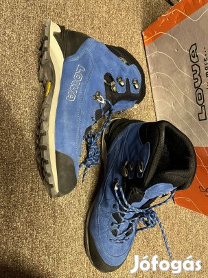 Lowa hegymászó bakancs 2x felvett szinte új