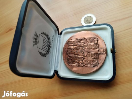 Lucca Város Kitüntető érem saját dobozában