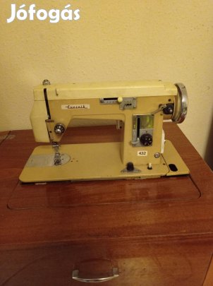 Lucznik varrógép eladó asztalával