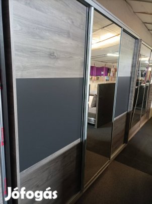 Lux tolóajtós gardrób 