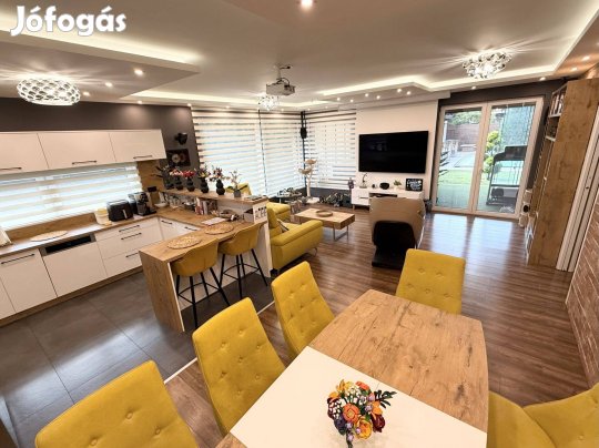 Luxus Ikerház Debrecen Csapókertben Medencével!