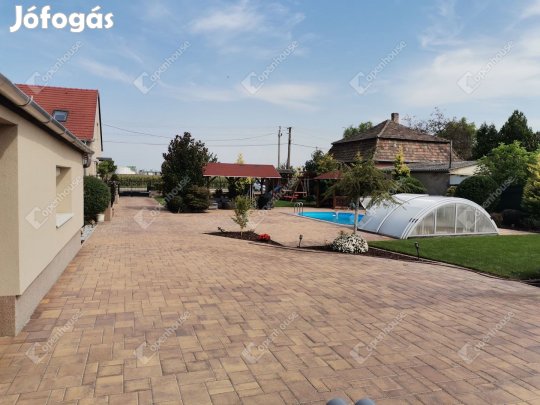 Luxus családi ház Komárom.......