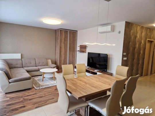 Luxus minőségű 2,5szobás lakás teljes berendezéssel kiadó!