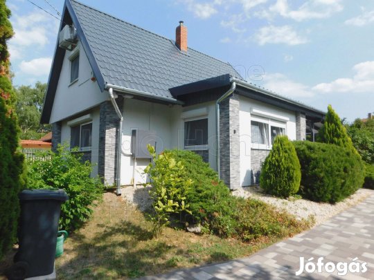 Luxus nyaraló, 30 méterre a Balatontól Balatonmáriafürdőn.