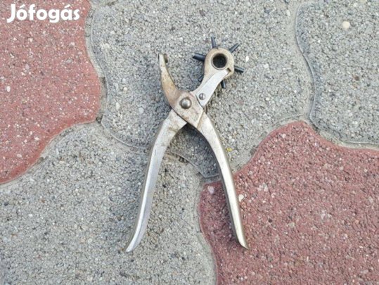 Lyukasztó fogó többféle mérethez régi darab