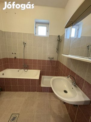 MAGYEREGRESI JÓ ÁLLAPOTÚ CSALÁDI HÁZ