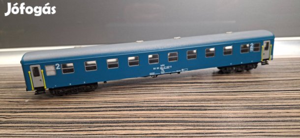 MÁV Fuggerth By 2. osztályú személykocsi (kék, 107-3), H0 modell