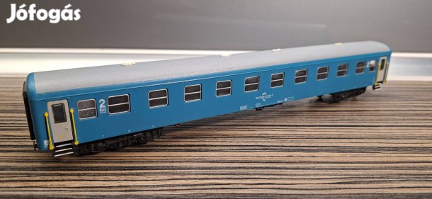 MÁV Fuggerth By 2. osztályú személykocsi (kék, 407-7), H0 modell