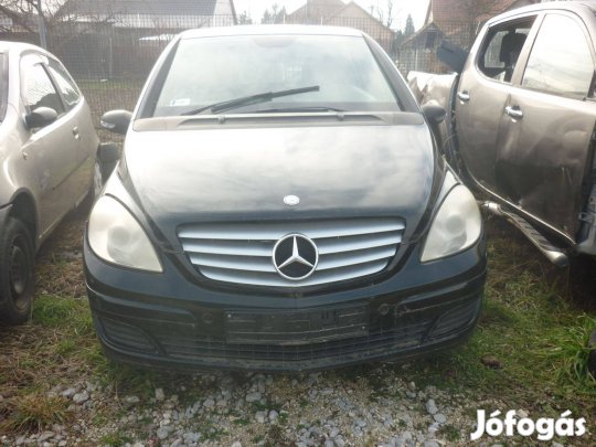 MB B 180 2007 évj bontott alkatrészek