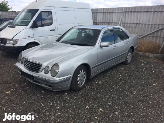 MERCEDES E W210 220 CDI BAL K, AUTOM eladó