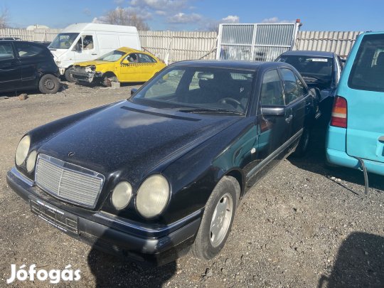 MERCEDES E W210 220 D BAL K, MANUAL eladó