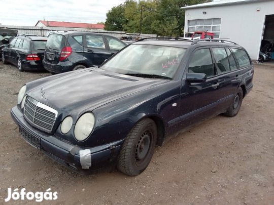 MERCEDES E W210 240 T CLASSIC BAL K, AUT eladó
