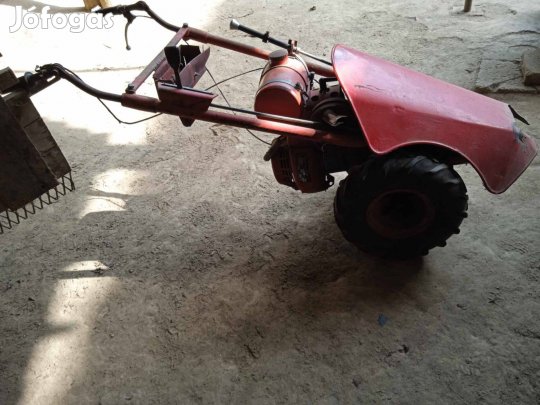 MF 70 kis traktorok és tartozékai eladók