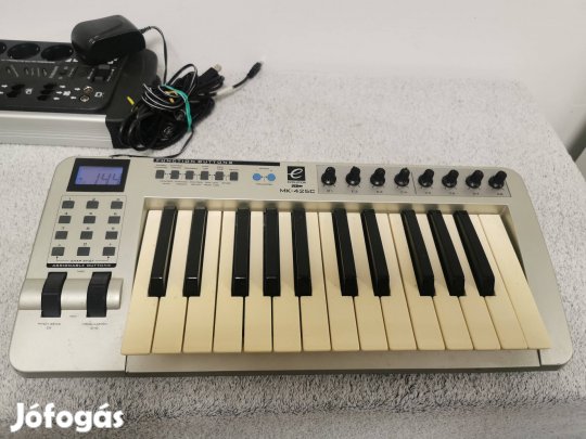 MIDI Billentyűzet vezérlő. Evolution MK 425 