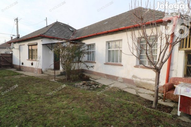 MISKÉN HÁROM SZOBÁS CSALÁDI HÁZ ELADÓ!