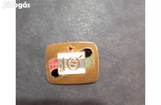 MOKÉP 10 éves jelvény (kitűző, 1948-58)