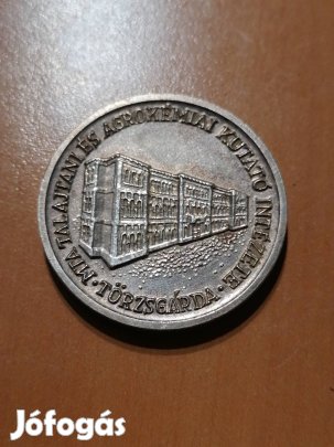 MTA hűséges intézeti munkáért plaket