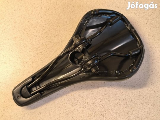 MTB gyári bicikli ülés