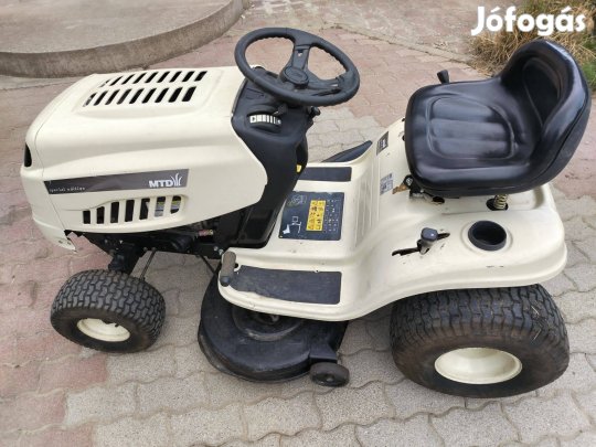 MTD fűnyíró traktor