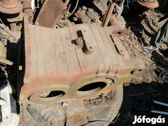 MTZ 50 hajtásház üresen