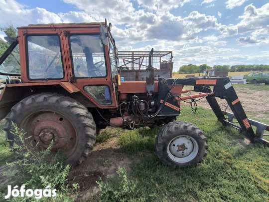 MTZ 550,552 homlokrakodó csere is