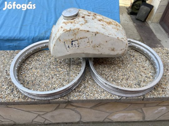 MZ ETZ motor alkatrészek, csepp tank, felni ráf 18"