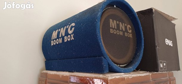 M.N.C mélyláda autóba