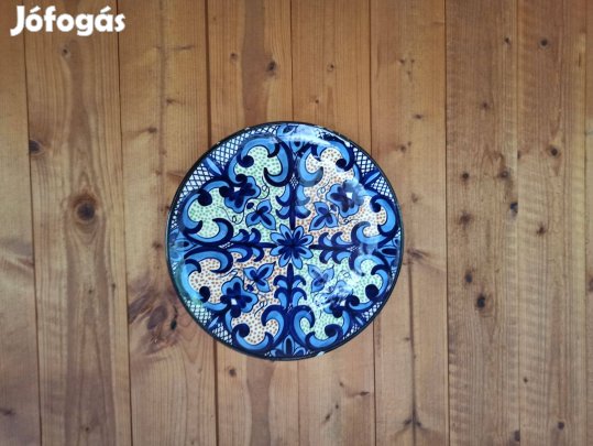 M. Valero, spanyol kézi festésű falitál