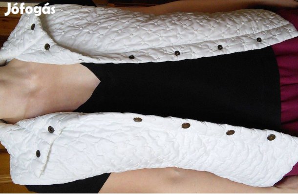 M-es Missq fehér mellény M aranyszínű flitter felirattal női