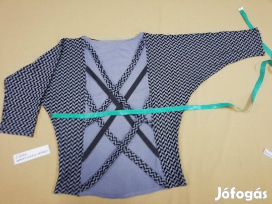 M-es, női szürke, mintás háromnegyedes ujjú pulóver