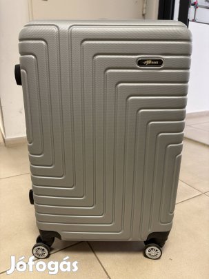 M-es gurulós bőrönd