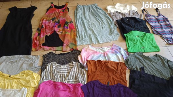 M-es női 21 db-os ruhacsomag olcsón eladó!