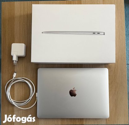 Macbook Air 13 (2019) - doboz, töltő, szép állapot